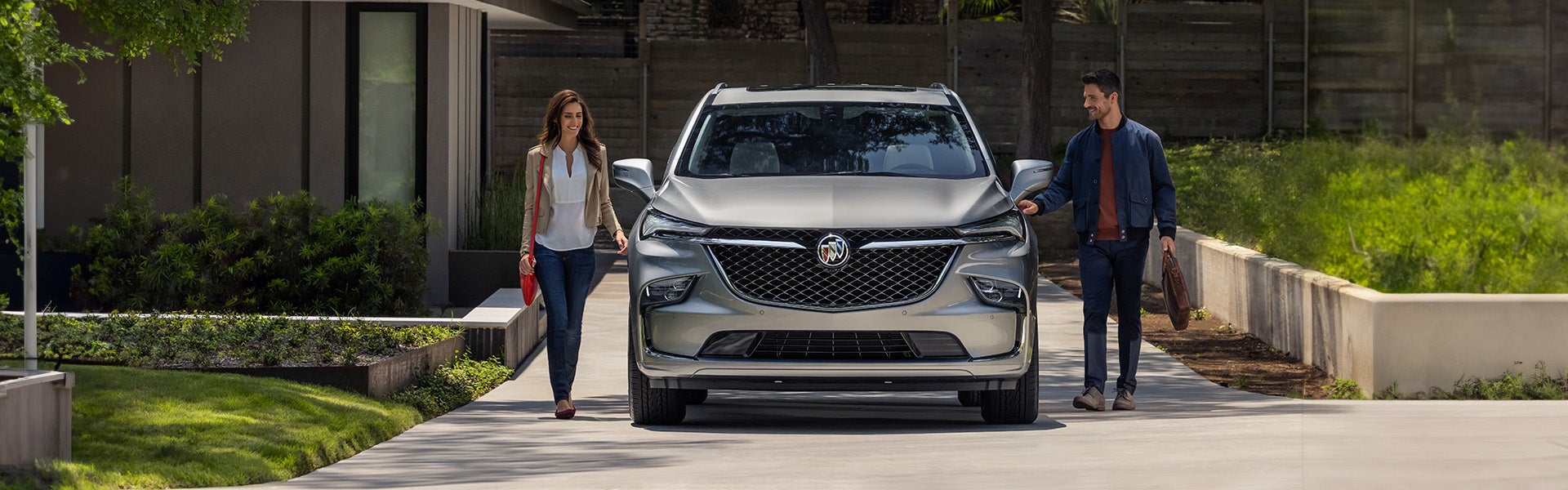 /static/brand-buick/vehicle/2023/Buick/Enclave/Full-Width/02.jpg