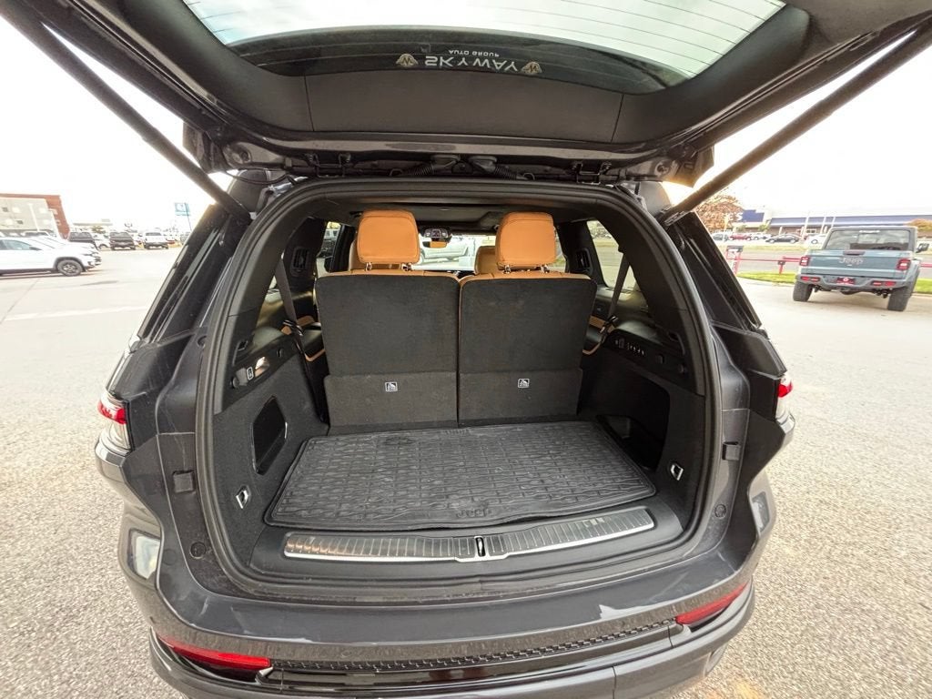 2025 Jeep Grand Cherokee L Summit Reserve 4x4