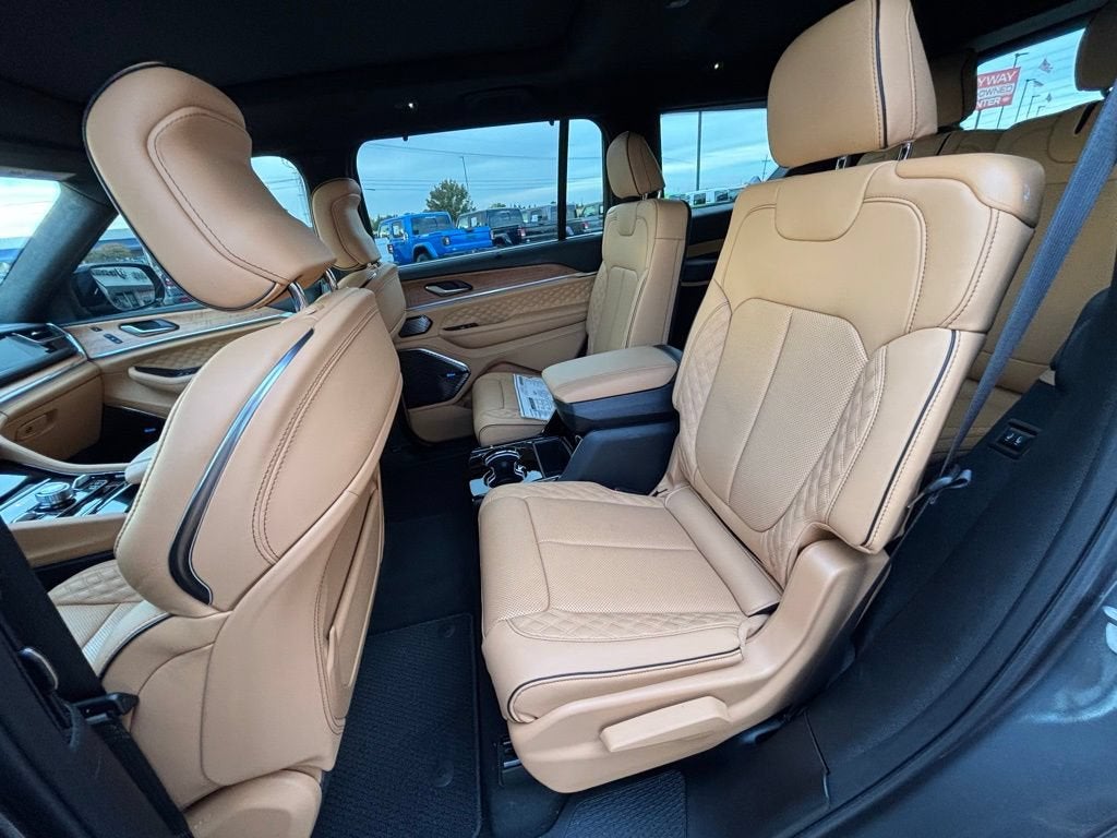 2025 Jeep Grand Cherokee L Summit Reserve 4x4