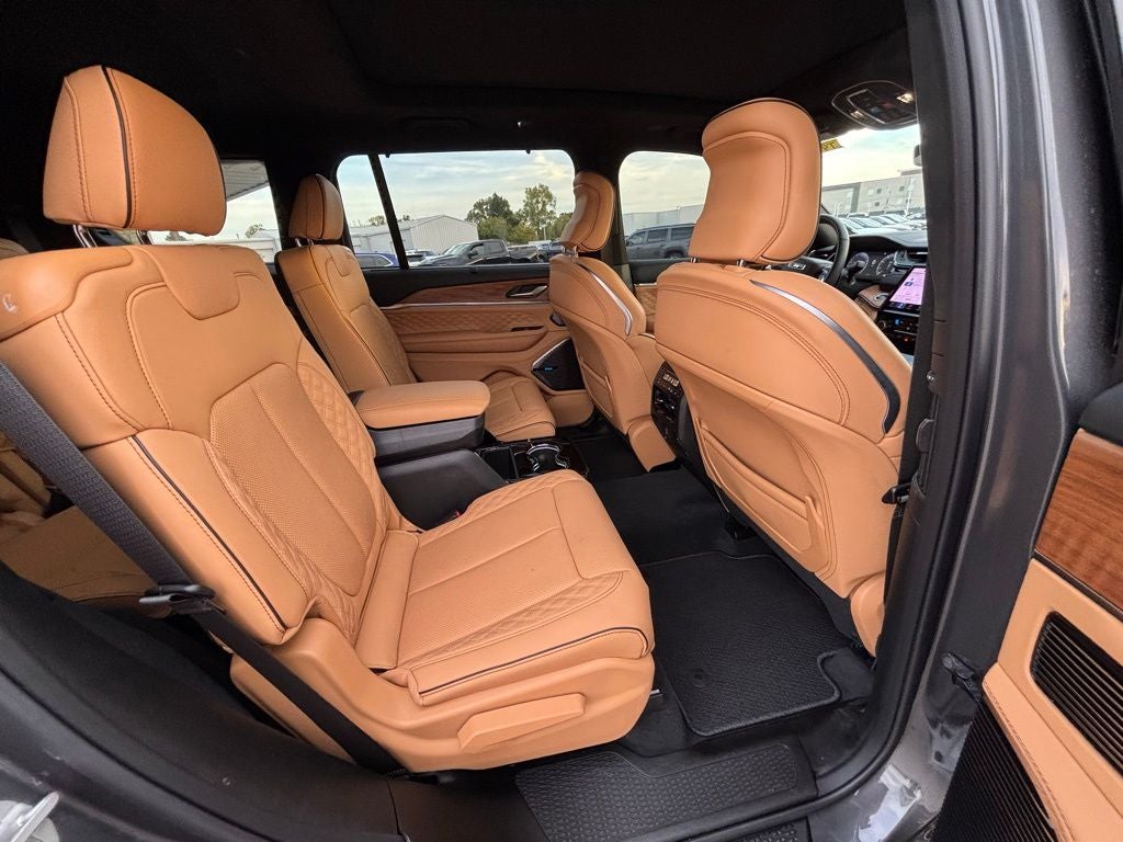 2025 Jeep Grand Cherokee L Summit Reserve 4x4