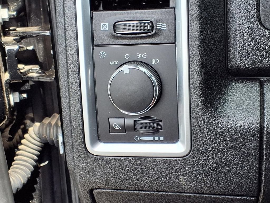 2024 RAM 1500 Classic Warlock Crew Cab 4x4 5'7" Box