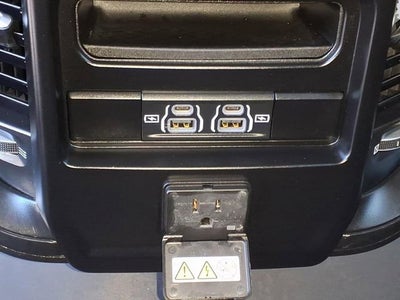 2022 RAM 1500 Laramie Crew Cab 4x4 5'7" Box