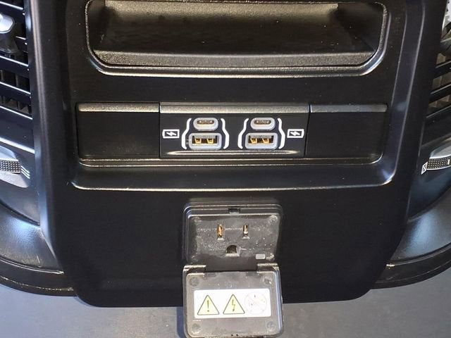 2022 RAM 1500 Laramie Crew Cab 4x4 5'7" Box