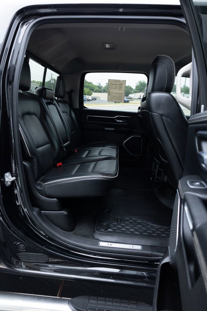 2022 RAM 1500 Laramie Crew Cab 4x4 5'7" Box