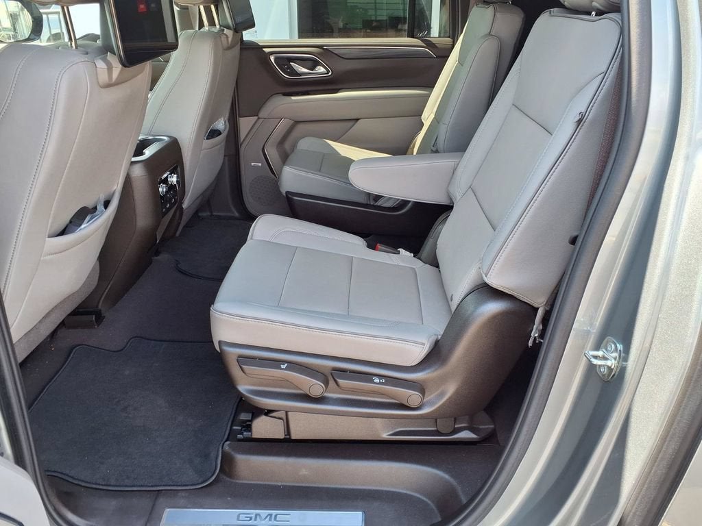 2024 GMC Yukon XL SLT