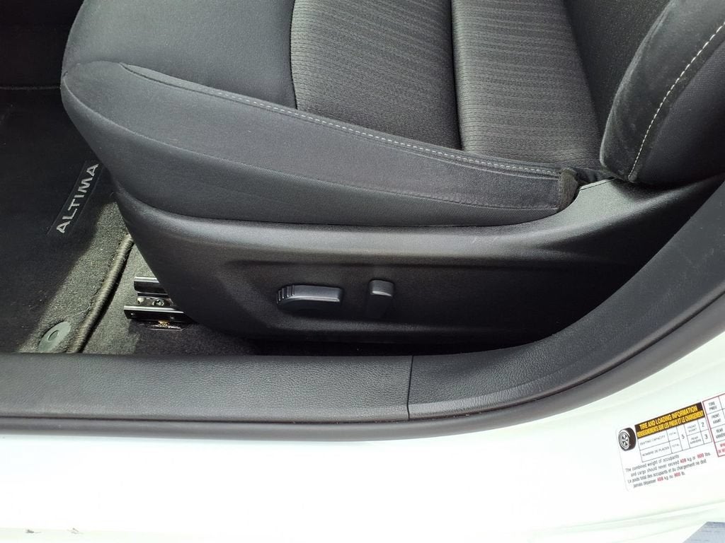 2025 Nissan Altima SV FWD