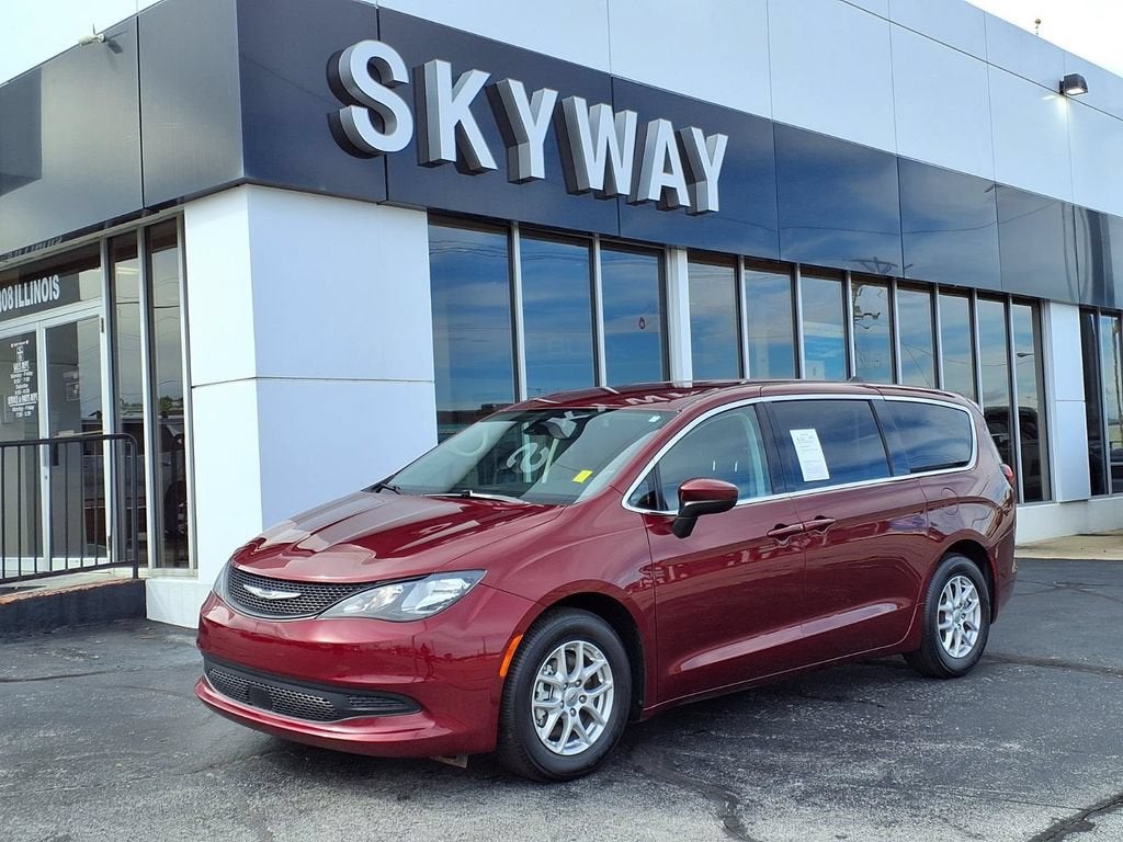 2023 Chrysler Voyager LX