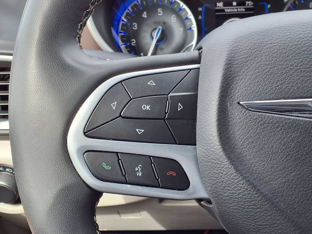 2023 Chrysler Voyager LX