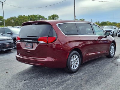 2023 Chrysler Voyager LX