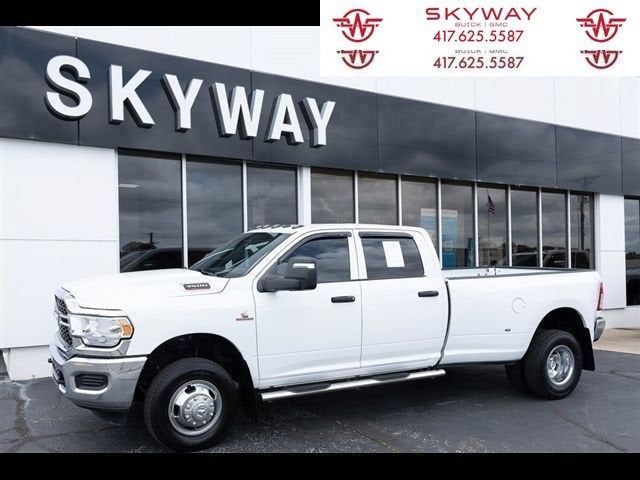 2024 RAM 3500 Tradesman Crew Cab 4x4 8' Box