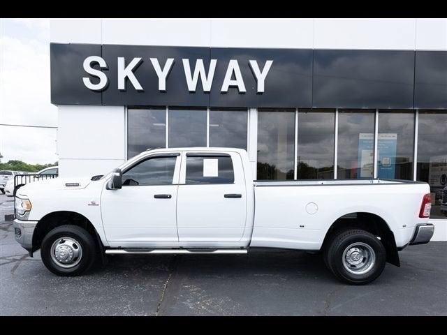 2024 RAM 3500 Tradesman Crew Cab 4x4 8' Box