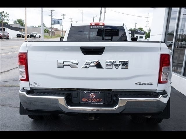 2024 RAM 3500 Tradesman Crew Cab 4x4 8' Box
