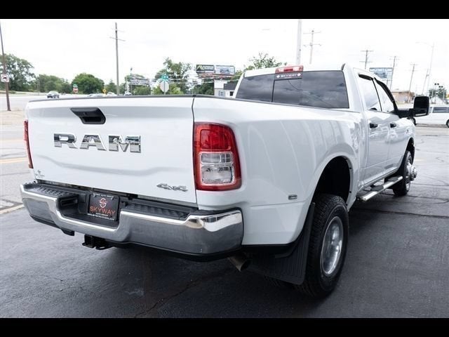 2024 RAM 3500 Tradesman Crew Cab 4x4 8' Box