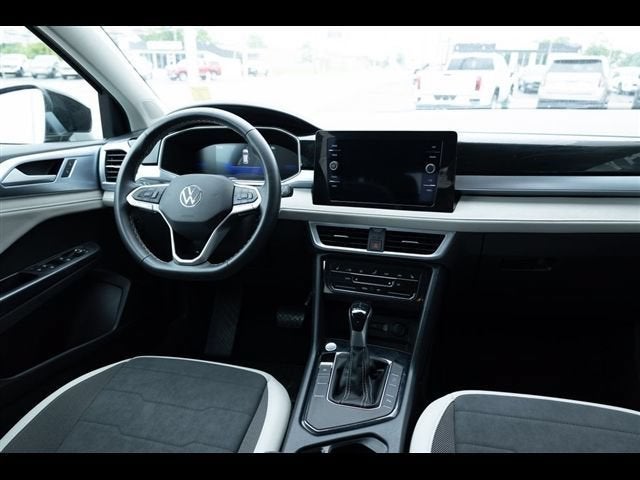 2025 Volkswagen Taos SE