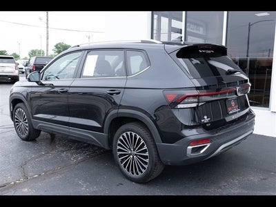 2025 Volkswagen Taos SE