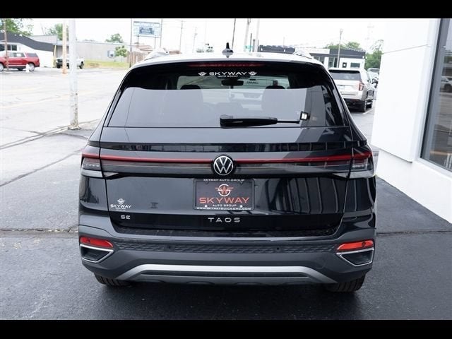 2025 Volkswagen Taos SE