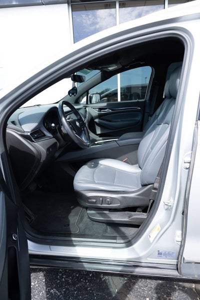 2022 Buick Enclave Essence