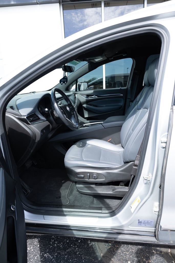 2022 Buick Enclave Essence