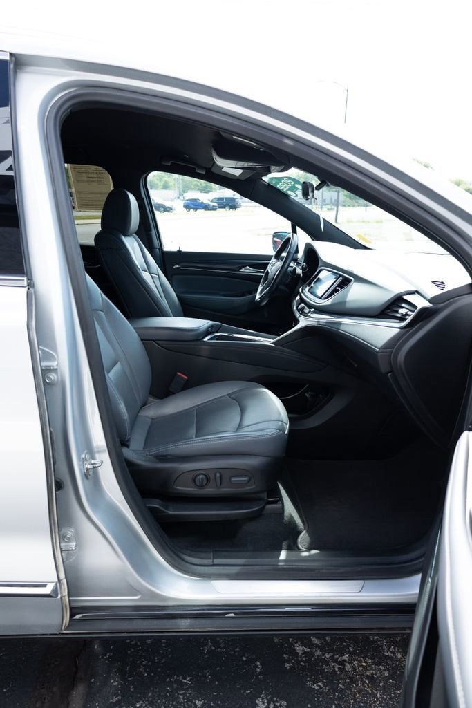 2022 Buick Enclave Essence