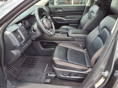 2024 Nissan Pathfinder SL FWD