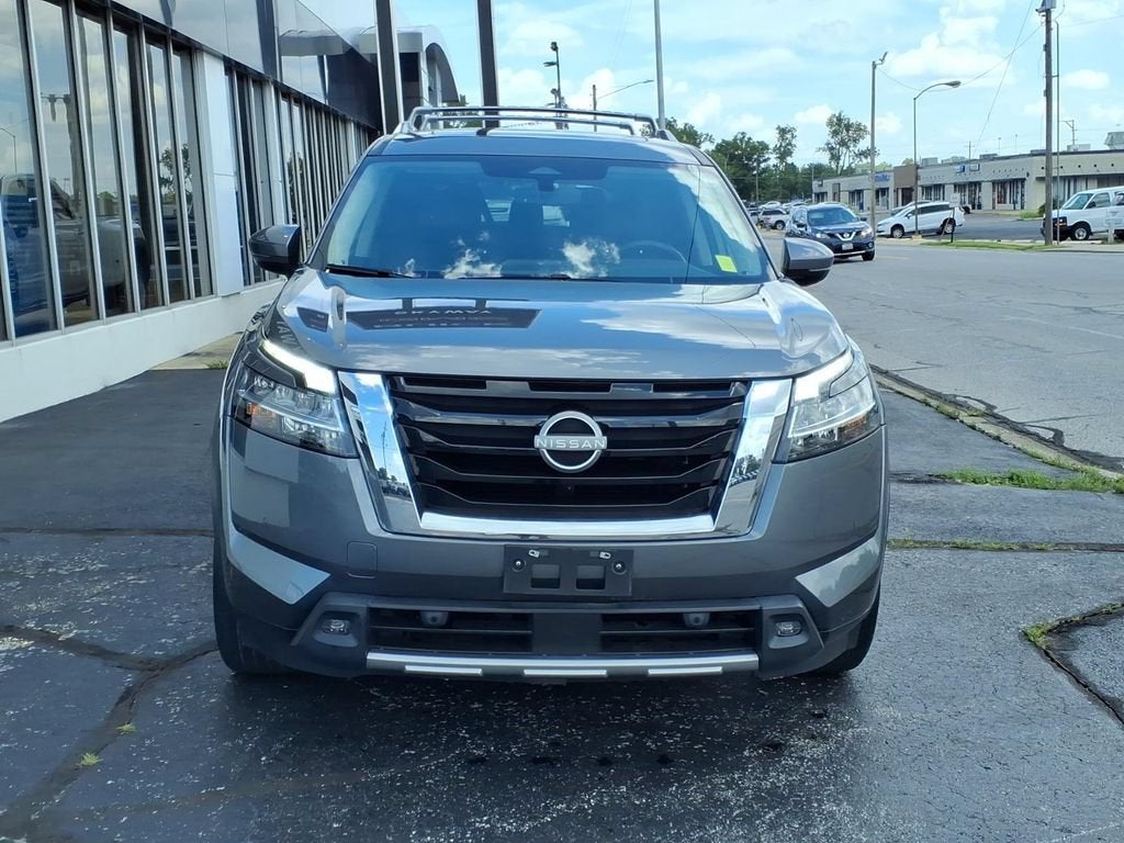 2024 Nissan Pathfinder SL FWD