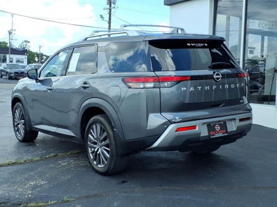 2024 Nissan Pathfinder SL FWD
