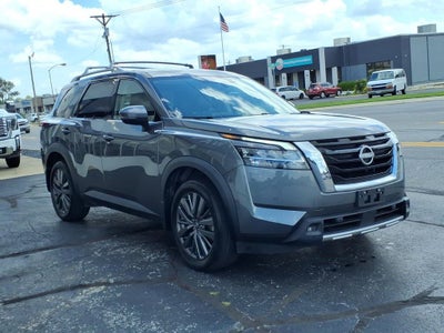 2024 Nissan Pathfinder SL FWD