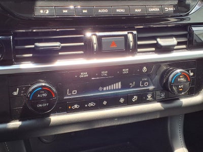 2024 Nissan Pathfinder SL FWD