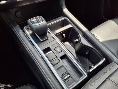 2024 Nissan Pathfinder SL FWD