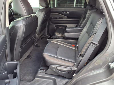 2024 Nissan Pathfinder SL FWD