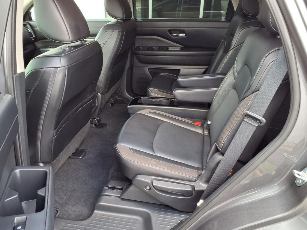2024 Nissan Pathfinder SL FWD