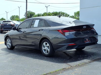 2022 Hyundai Elantra SE