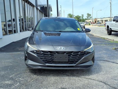 2022 Hyundai Elantra SE