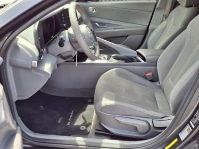 2022 Hyundai Elantra SE