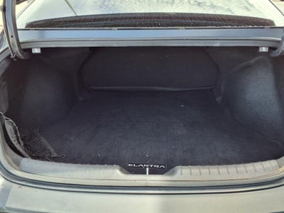 2022 Hyundai Elantra SE