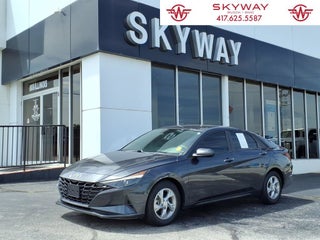 2022 Hyundai Elantra SE