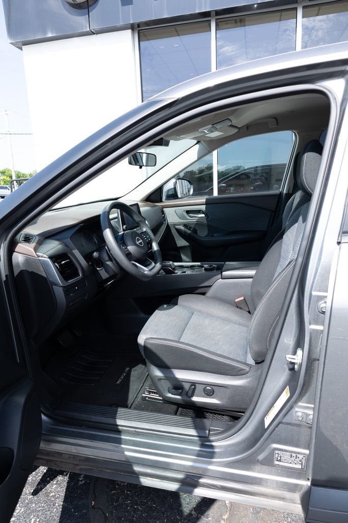 2022 Nissan Rogue SV Intelligent AWD