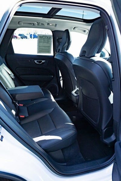 2023 Volvo XC60 Plus Dark Theme