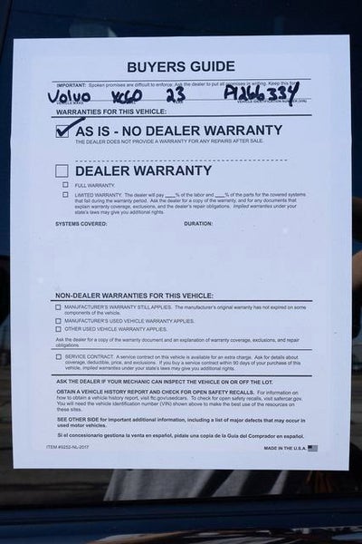 2023 Volvo XC60 Plus Dark Theme